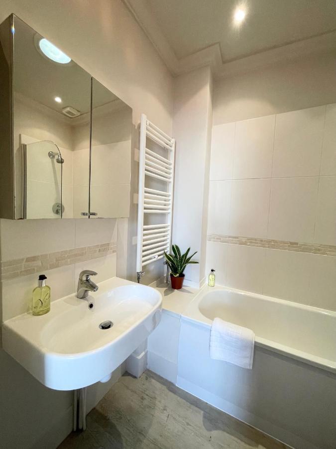 Victoria Maisonette Apartment Лондон Экстерьер фото